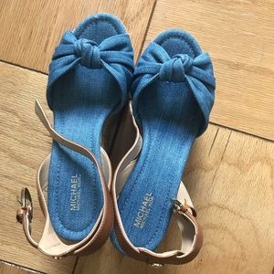 Super cute Micheal kors wedge woman shoes size 6